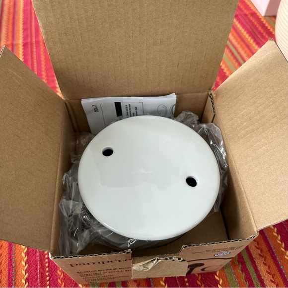 Pampered Chef Breakfast Sandwich Maker - Picture 4 of 4